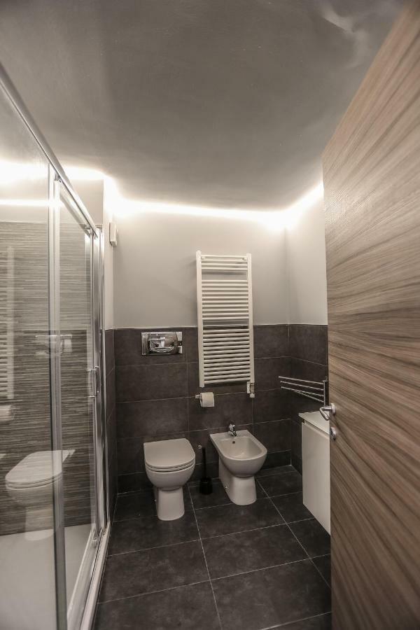 Stylish Apartment Near Duomo มิลาน ภายนอก รูปภาพ